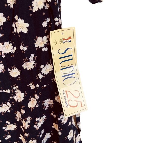 Studio 25 Vintage Ditsy Daisy Floral Hidden Romper NWT Navy Blue Size Small - Picture 5 of 6